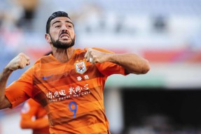  亚冠倒计时；阿斯顿维拉关键时刻复出首秀；细节引发关注；信心回归；轮换策略成焦点-澳门银河娱乐城