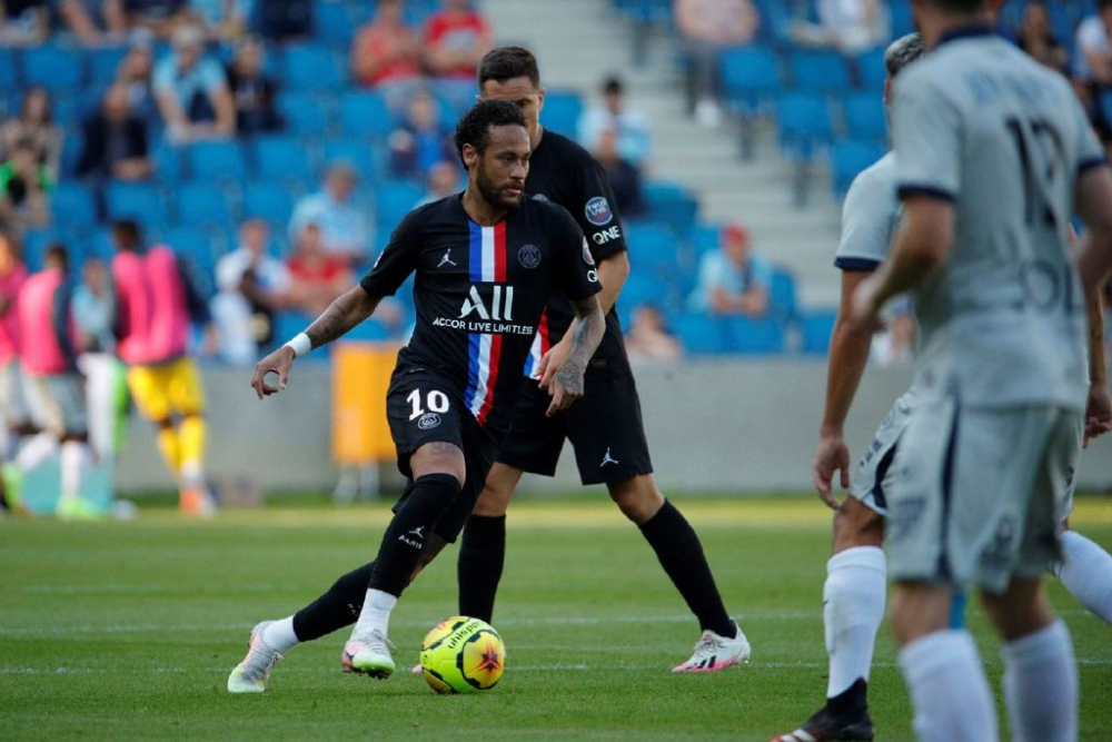 外强中干是形容什么人 外强中干是形容什么人