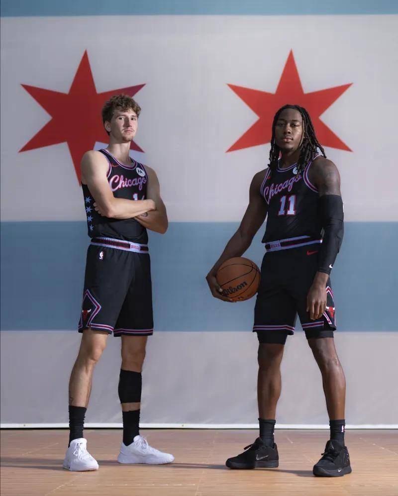 国王杯赛程吃紧,芝加哥公牛冲刺阶段完成体检,赛场秩序良好,高层口径保持一致 国王杯赛程吃紧,芝加哥公牛冲刺阶段完成体检,赛场秩序良好,高层口径保持一致