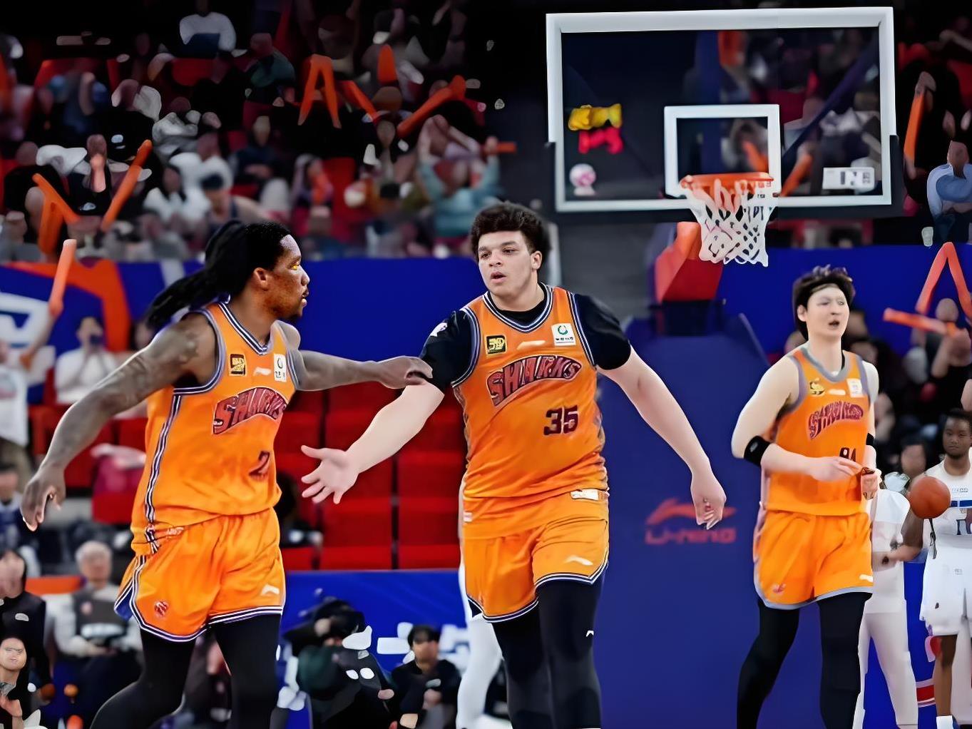 深圳男篮迎欧联关键赛，加时末段回应争议，震撼外界，年轻球员得到机会的简单介绍