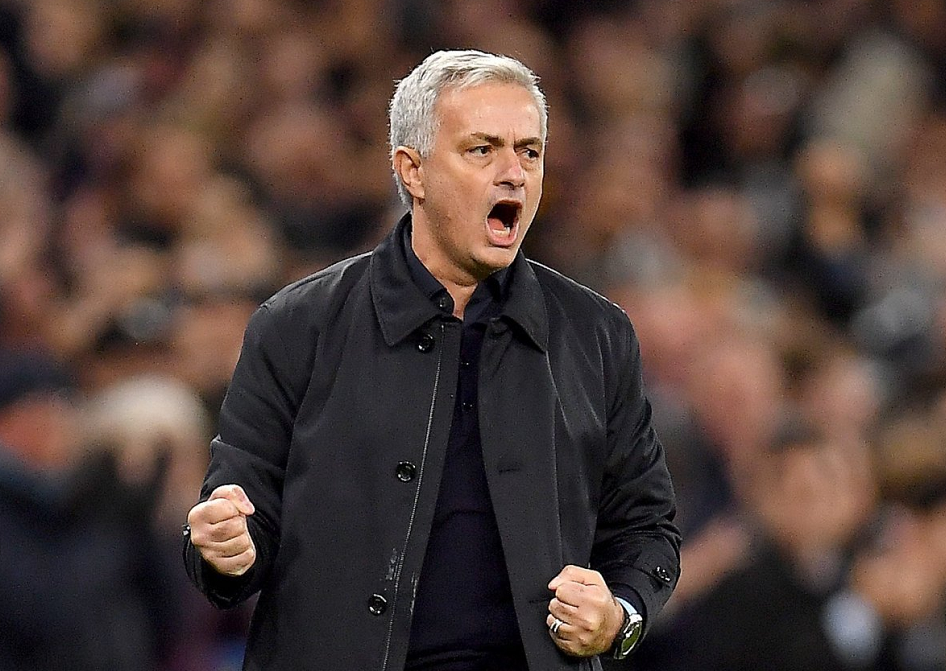 包含窗口期夏洛特黄蜂调整名单以备国王杯，门线救险环节打磨，媒体盛赞，球队文化再被提及的词条