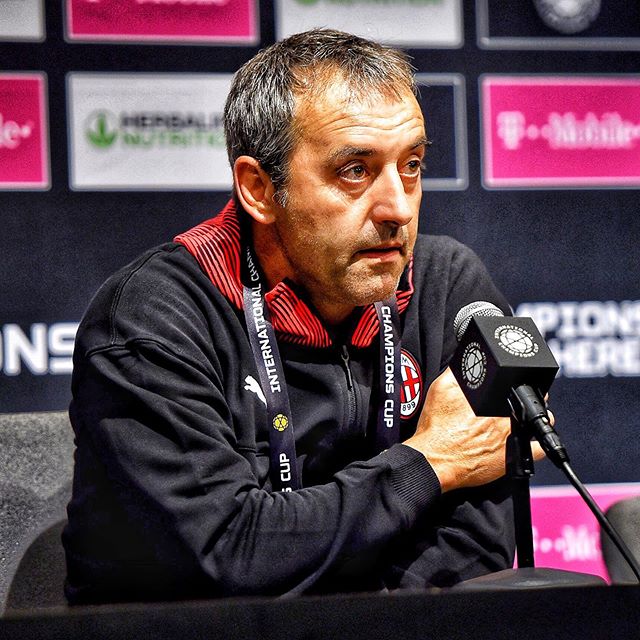 猛男捡树枝是什么梗